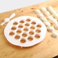 Pierożnica, forma foremka wykrawacz do pierogów, uszek 2,5cm 19 otworów